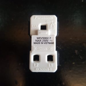 Hạt Công Tắc 2 Chiều Panasonic - WEV5002-7SW - Image 4