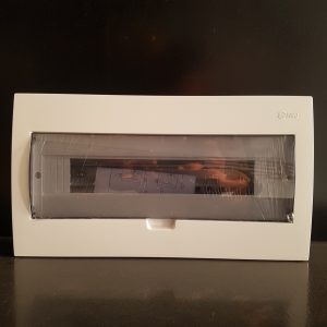 TỦ ĐIỆN ÂM TƯỜNG MẶT NHỰA CHỨA 14 - 18 MCB - E4FC SINO